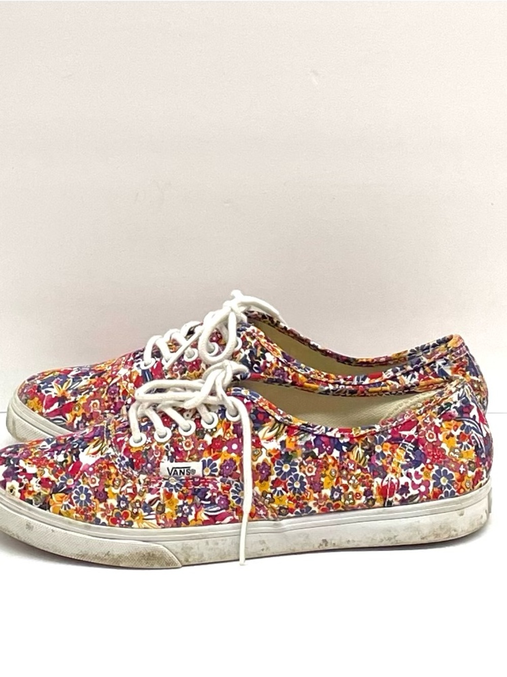 Vans Women’s Floral Canvas Lace-Up Sneakers  Sz 8